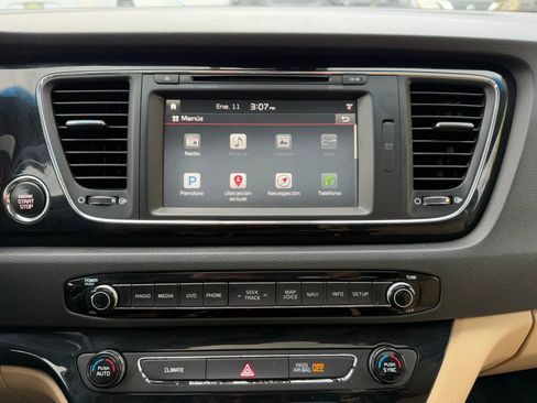 Used 2018 Kia Sedona SX Limited w/ SX Limited Prestige Package image 16