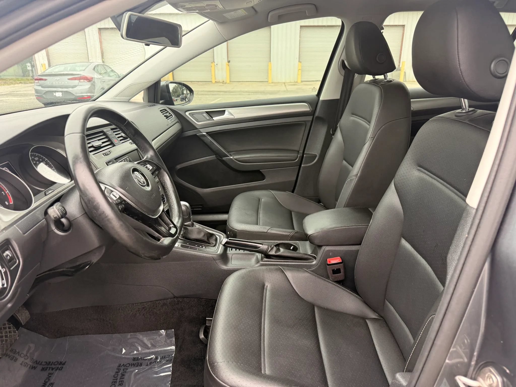 Used 2017 Volkswagen Golf Wolfsburg Edition FWD image 2