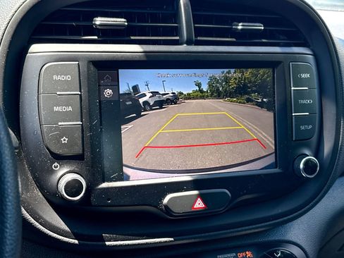 Certified 2023 Kia Soul LX FWD image 19