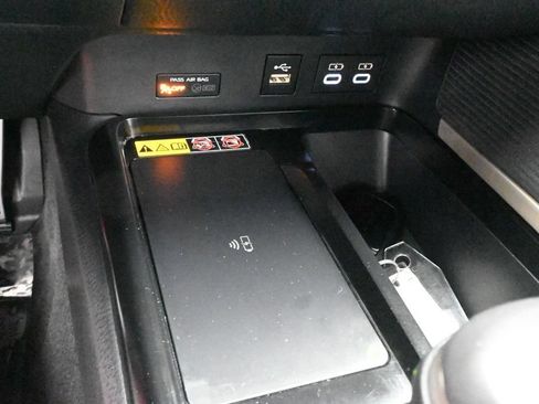 Used 2025 Toyota Camry SE FWD image 21