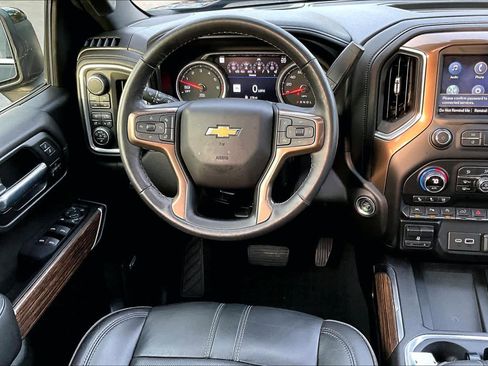 Used 2019 Chevrolet Silverado 1500 High Country w/ High Country Premium Package image 9