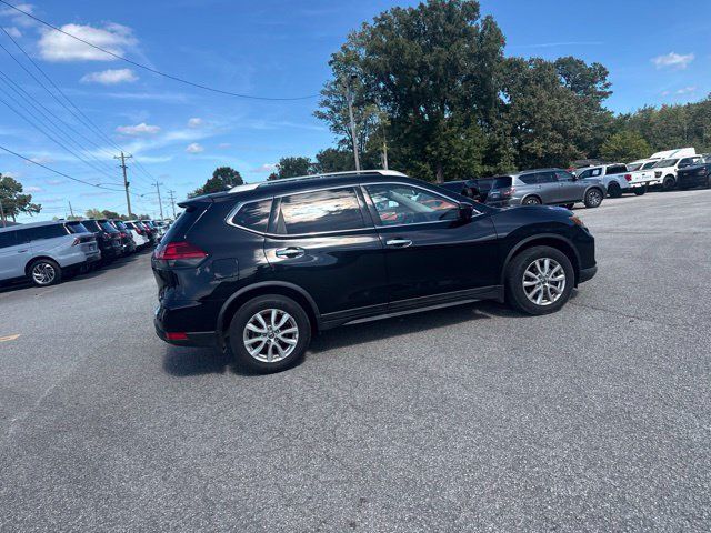 Used 2017 Nissan Rogue SV w/ SV Premium Package FWD image 13