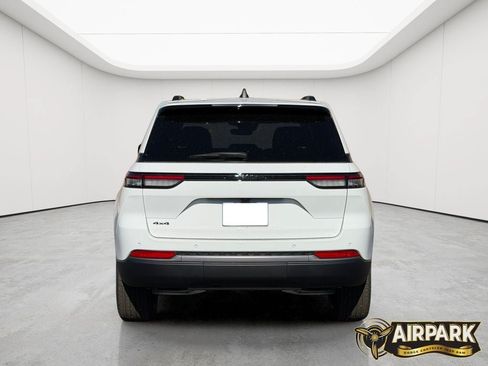 New 2026 Jeep Grand Cherokee Altitude AWD/4WD image 6