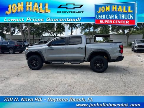 Used 2025 Chevrolet Colorado ZR2 w/ Midnight Edition AWD/4WD image 5