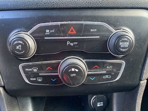 Used 2015 Dodge Charger SE w/ Popular Equipment Group RWD image 36