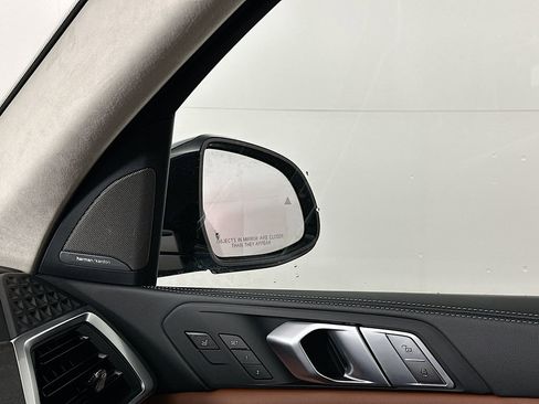 New 2026 BMW X7 xDrive40i w/ Executive Package image 24