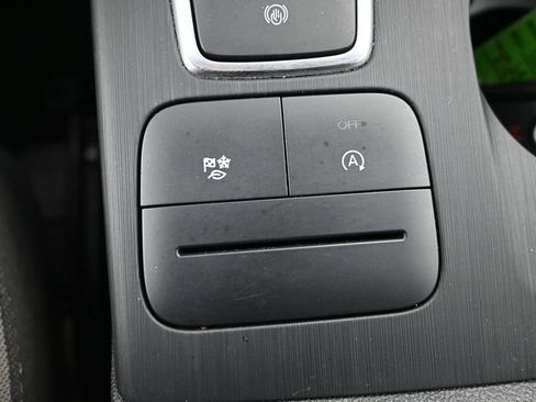 Used 2020 Ford Escape SE FWD image 23