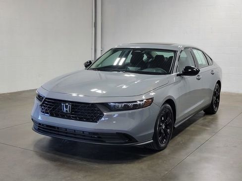 Certified 2025 Honda Accord SE image 2