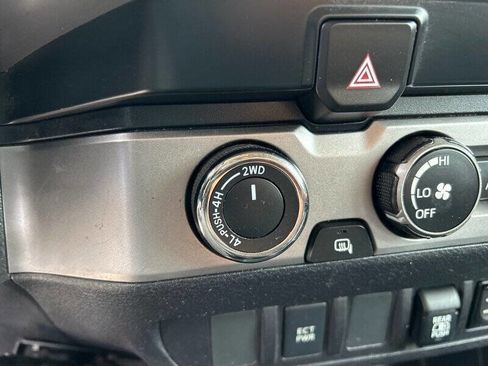 Used 2019 Toyota Tacoma SR5 image 24