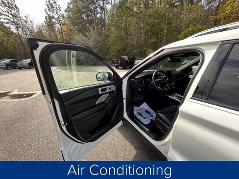 Used 2020 Ford Explorer Platinum w/ Premium Technology Package image 30