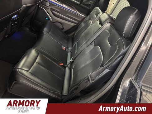 Used 2022 Jeep Grand Cherokee Overland w/ Luxury Tech Group IV image 30