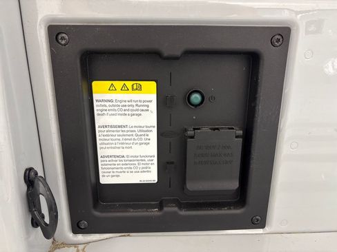 Certified 2023 Ford F150 Lariat w/ Equipment Group 502A High image 31