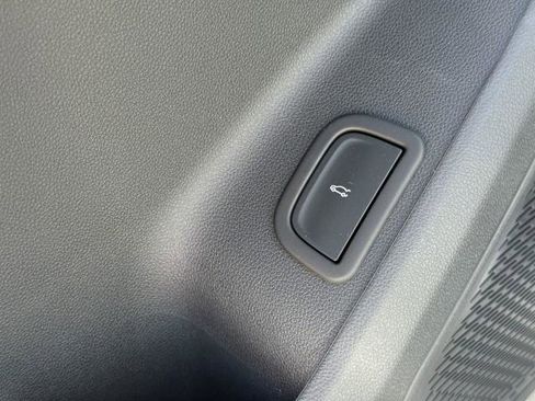 New 2026 Chevrolet Traverse LT image 23