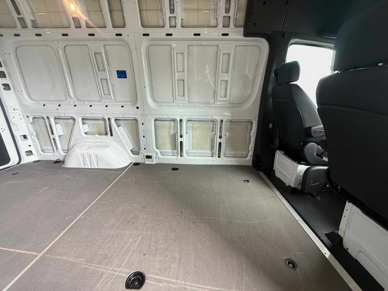 Used 2025 Mercedes-Benz Sprinter 2500 image 13