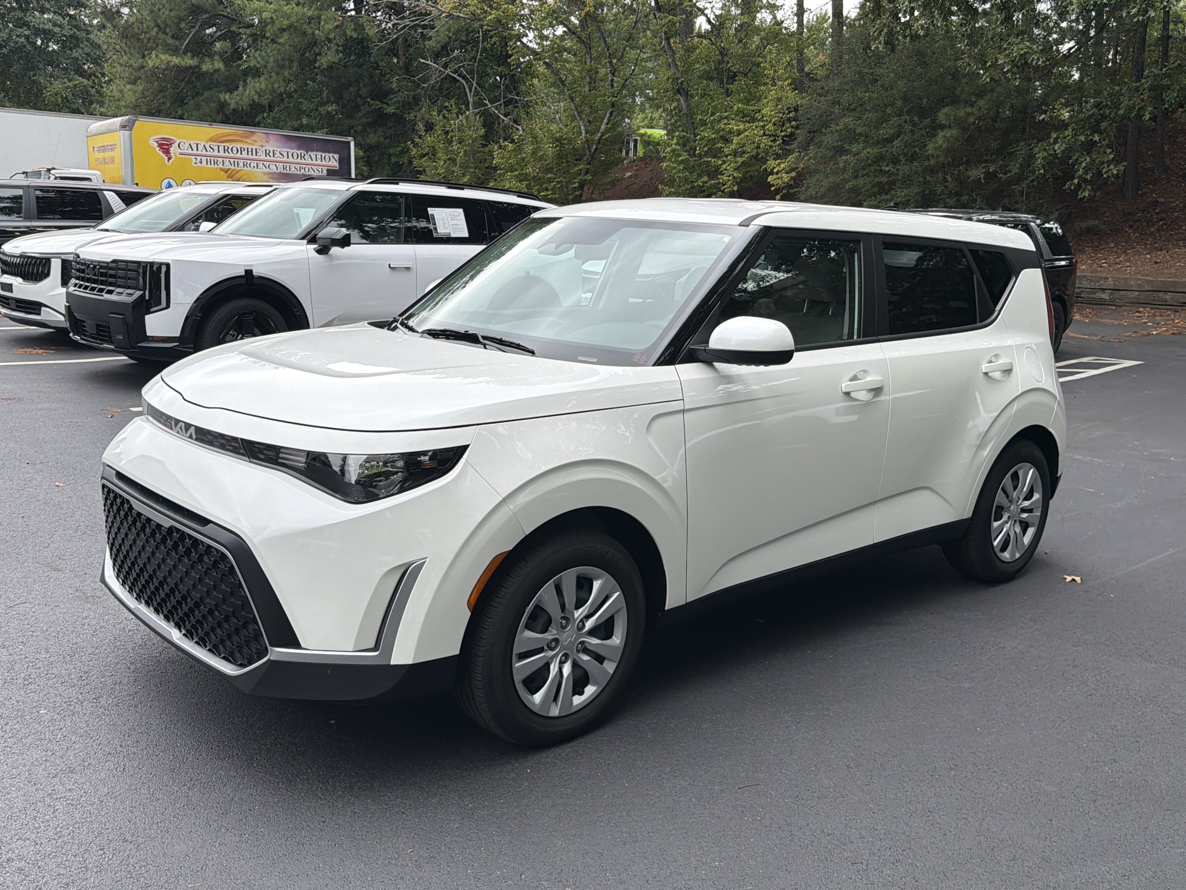Used 2025 Kia Soul LX FWD image 3