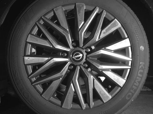 Used 2025 Nissan Altima 2.5 SV FWD image 14