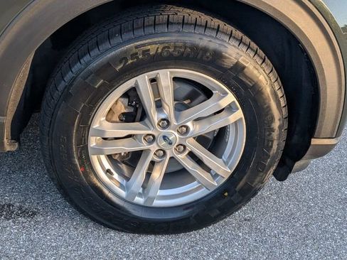 Used 2022 Ford Explorer XLT w/ Equipment Group 202A image 15