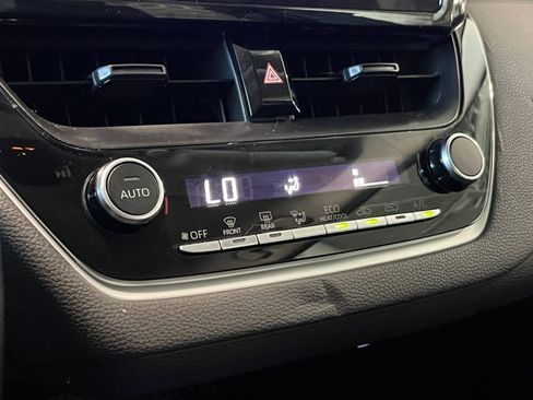 Used 2025 Toyota Corolla LE FWD image 25