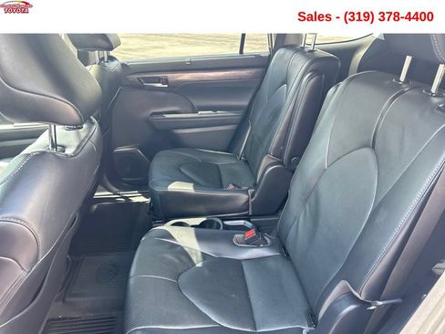 Used 2021 Toyota Highlander Limited AWD/4WD image 24