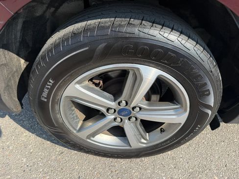 Used 2019 Ford Edge SEL w/ Equipment Group 201A AWD/4WD image 11