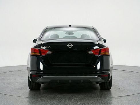 Used 2025 Nissan Altima 2.5 SV FWD image 7