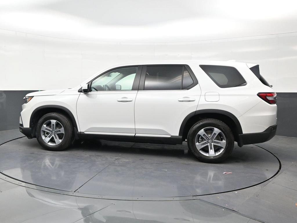 Used 2025 Honda Pilot EX-L image 2