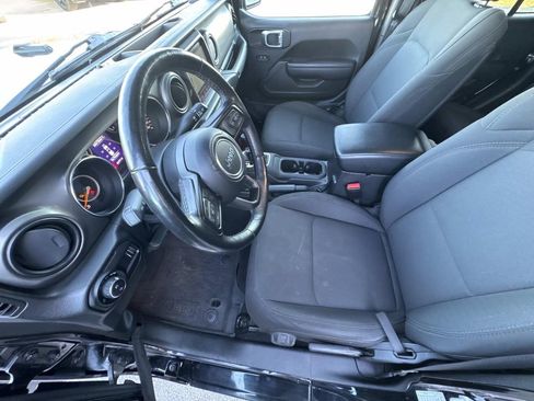 Used 2023 Jeep Gladiator Sport image 23