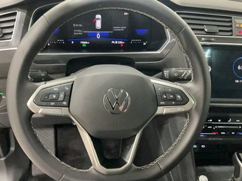 Used 2024 Volkswagen Tiguan SE AWD/4WD image 14