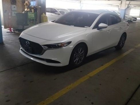 Certified 2022 MAZDA MAZDA3 s FWD image 3