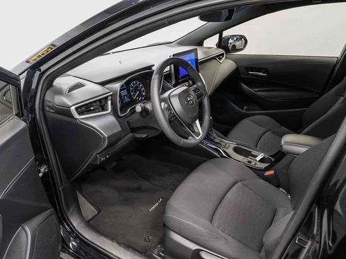 Used 2025 Toyota Corolla SE w/ SE Package FWD image 17