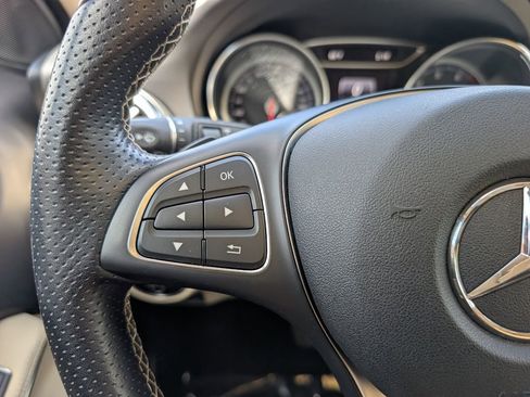 Certified 2019 Mercedes-Benz GLA 250 4MATIC image 28