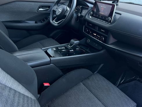 Used 2023 Nissan Rogue SV image 18