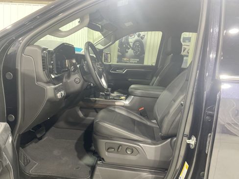 Used 2024 GMC Sierra 1500 SLT w/ SLT Premium Plus Package AWD/4WD image 2