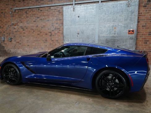 Used 2016 Chevrolet Corvette Stingray Z51 Coupe 2D w/ Carbon Flash Badge Package image 9
