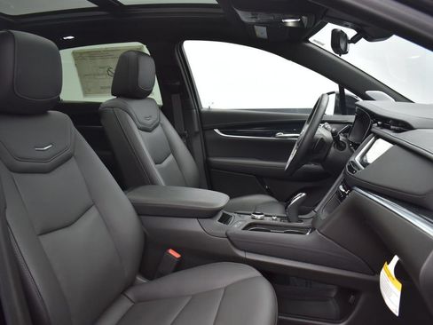 New 2026 Cadillac XT5 Premium Luxury w/ Driver Assist Package AWD/4WD image 33