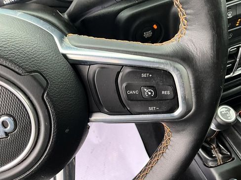 Used 2021 Jeep Gladiator Overland AWD/4WD image 29