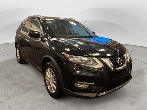 Used 2017 Nissan Rogue SV w/ SV Premium Package AWD/4WD image 8