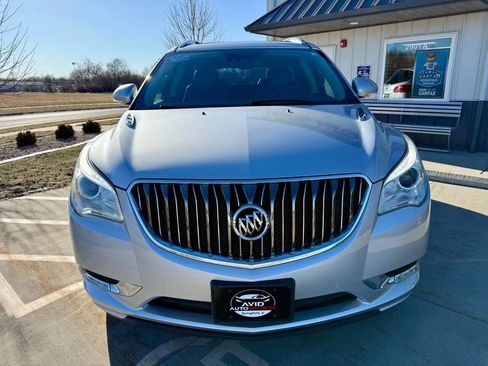 Used 2017 Buick Enclave Leather image 3