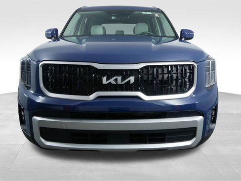 Used 2025 Kia Telluride EX X-Line AWD/4WD image 3