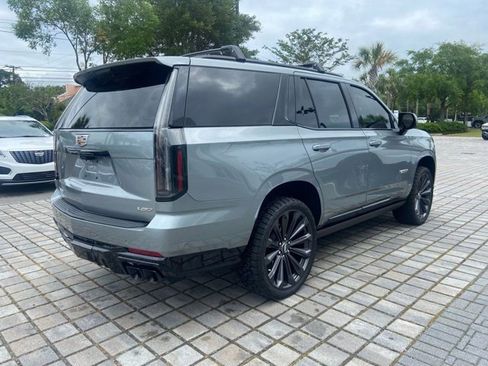 Used 2025 Cadillac Escalade V AWD/4WD image 5