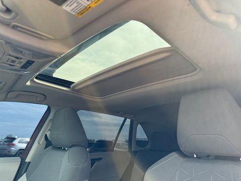 Used 2019 Toyota RAV4 XLE w/ Carpet Mat Package image 32