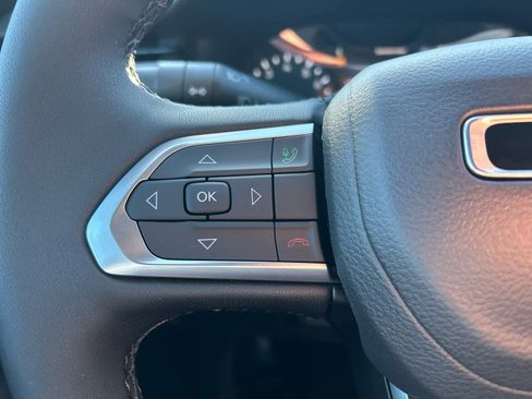 New 2026 Jeep Compass Latitude image 19