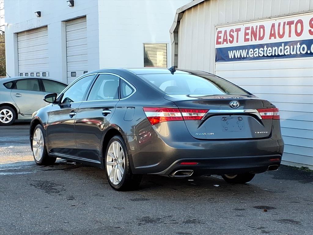 Used 2013 Toyota Avalon Limited FWD image 3