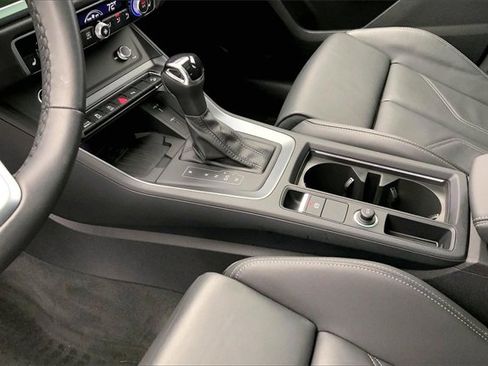 Certified 2025 Audi Q3 2.0T Premium w/ Convenience Package image 17