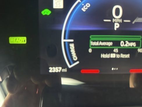 Used 2025 Toyota Camry SE image 9