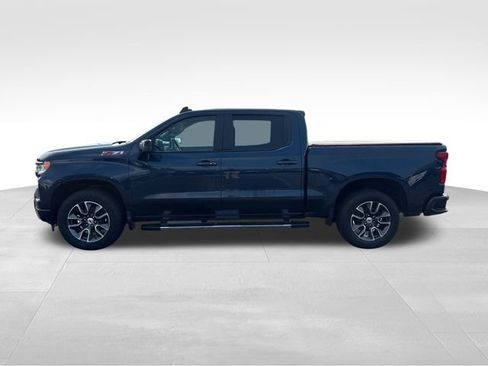 Used 2022 Chevrolet Silverado 1500 RST AWD/4WD image 2
