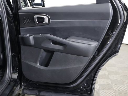 Used 2021 Kia Sorento S image 24