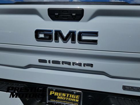 Used 2022 GMC Sierra 1500 Elevation w/ Elevation Premium Package AWD/4WD image 12