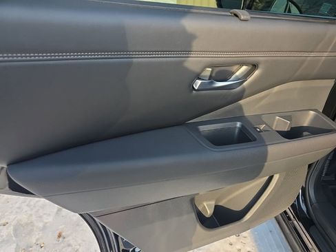 Used 2024 Nissan Pathfinder Platinum w/ Cargo Package image 15