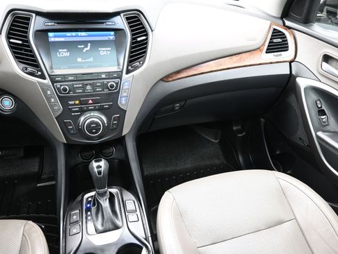 Used 2017 Hyundai Santa Fe Limited image 37